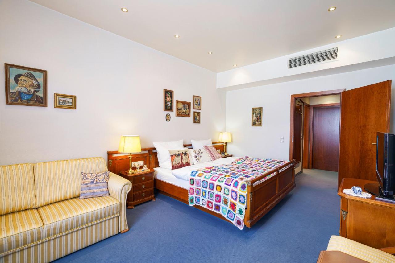 Hotel Tante Alma's Lasthaus Am Ring Köln